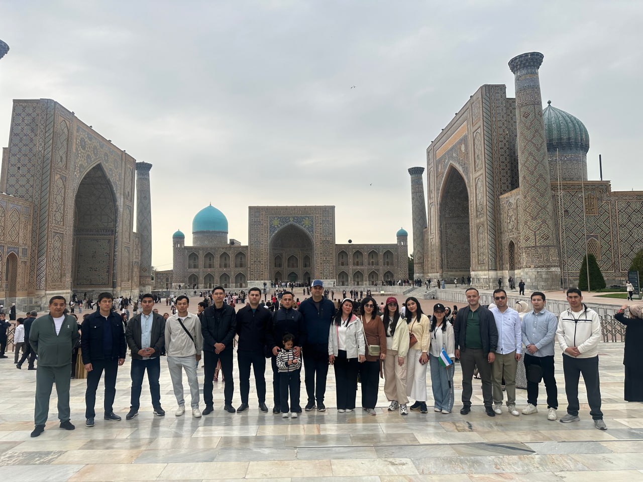  Qonunchilikni tahlil qilish va tartibga solish ta’sirini baholash instituti jamoasi 18-aprel kuni Samarqand shahrida sayohatda bo'lishdi